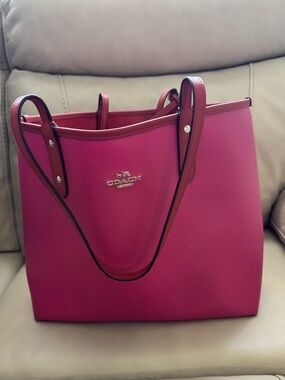 Authentic Coach Hot Pink Leather Tote with Gold Logo.